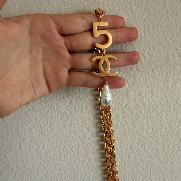 Jewelry - ✨Vintage Chanel No.5 CC Baroque Pearl Drop Necklace Gold Tone ✨